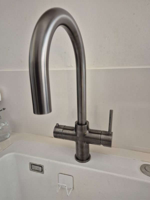 ⁦hide bar classic - 4in1 ברז מטבח משולב קבוע⁩ – תמונה ⁦4⁩